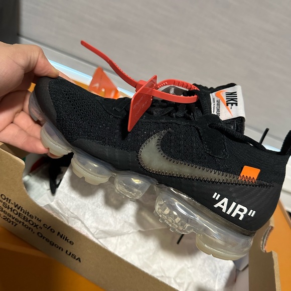 Brand new Nike Air Vapormax FK sneakers - Picture 2 of 4